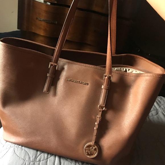 Michael Khors - Picture 1 of 1